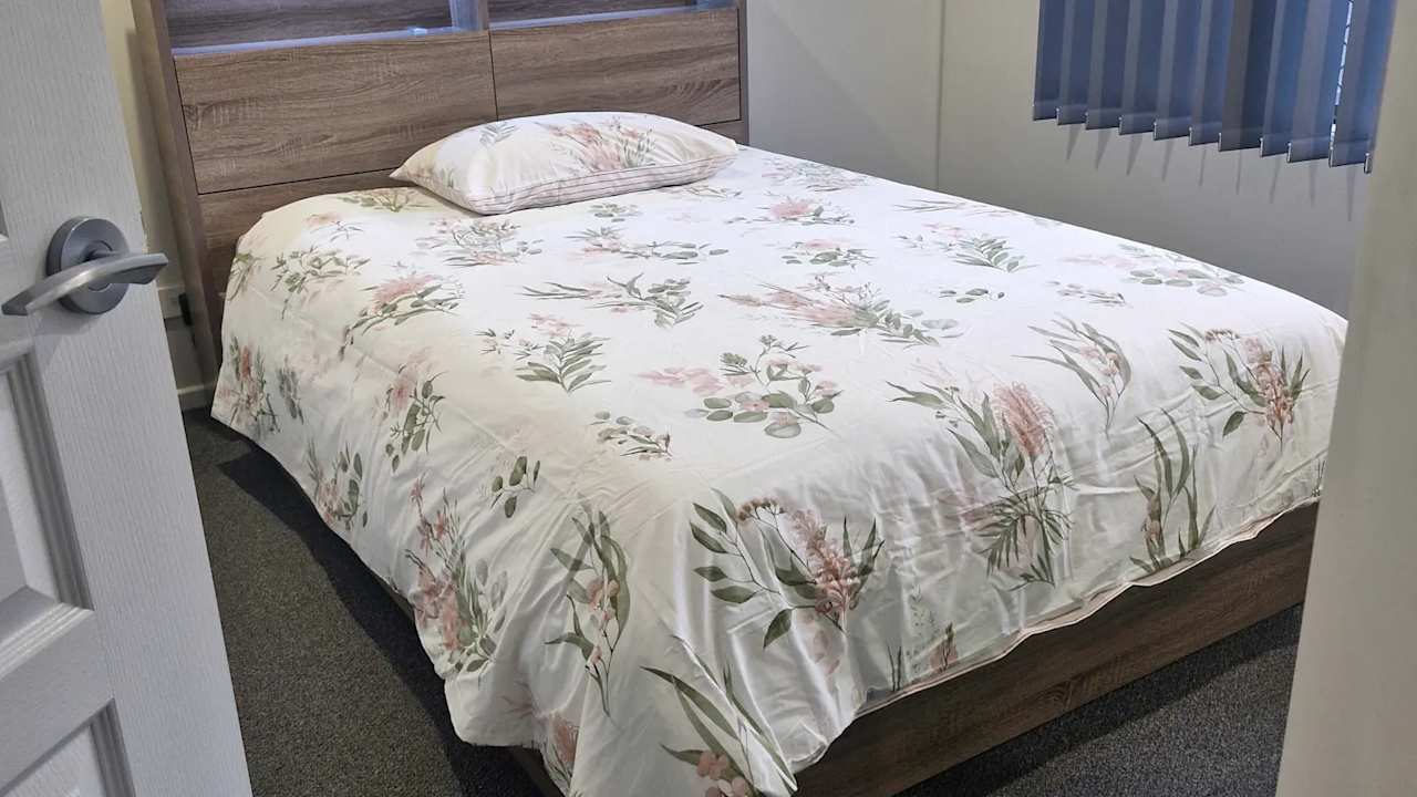 Room in a share house