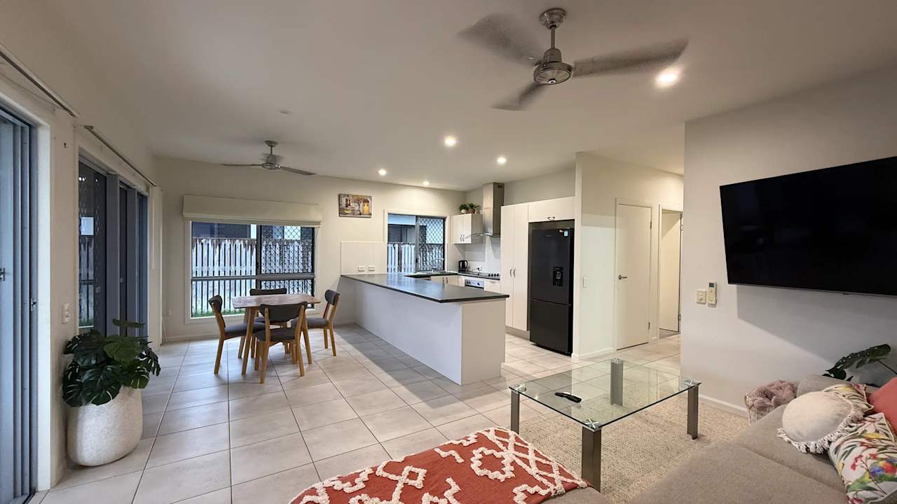 Furnished room in a share house