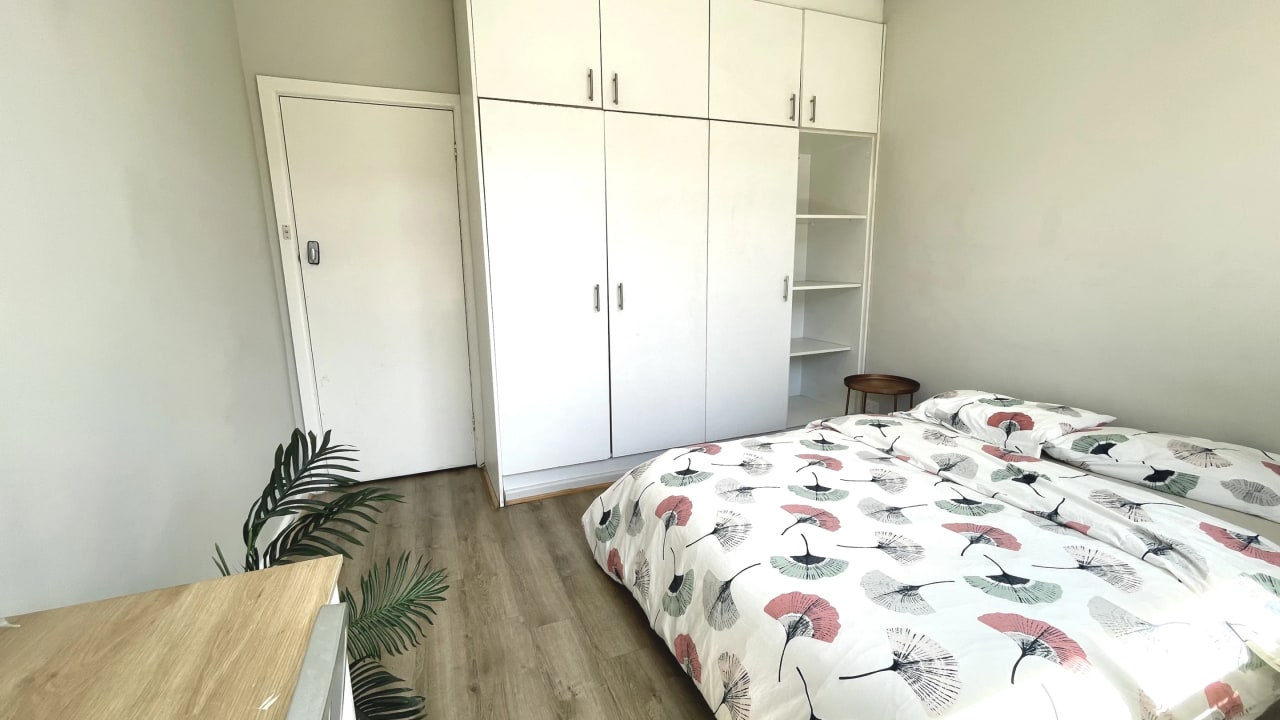 Furnished room in a flatshare
