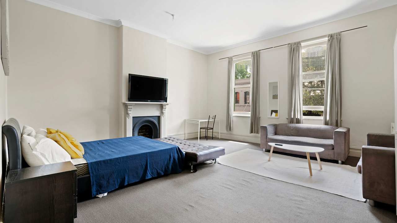 Furnished room in a share house