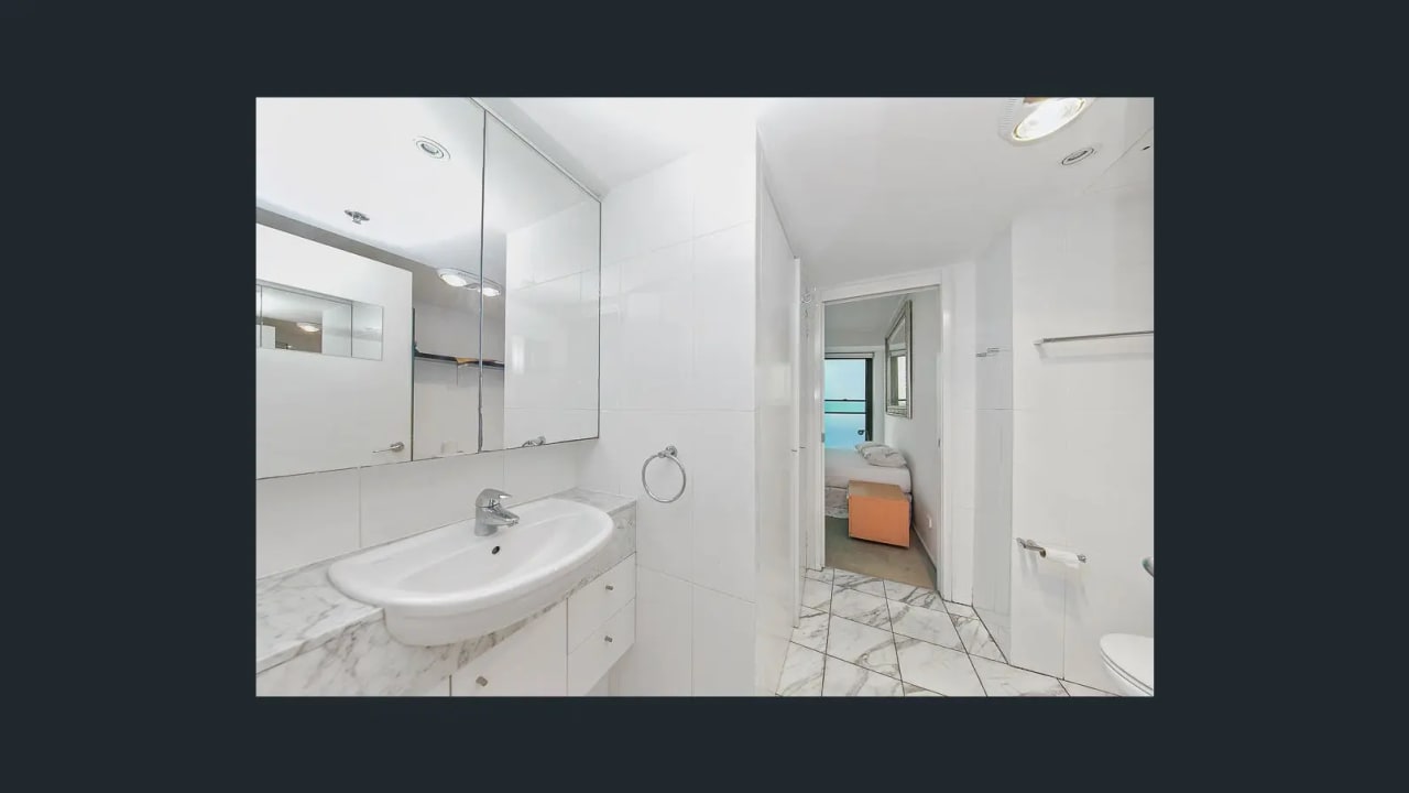 Furnished room in a flatshare