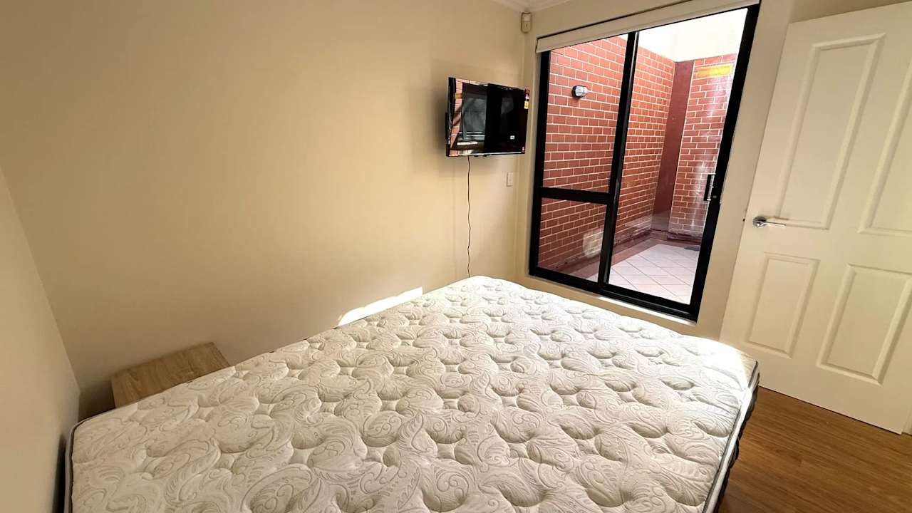 Furnished room in a flatshare