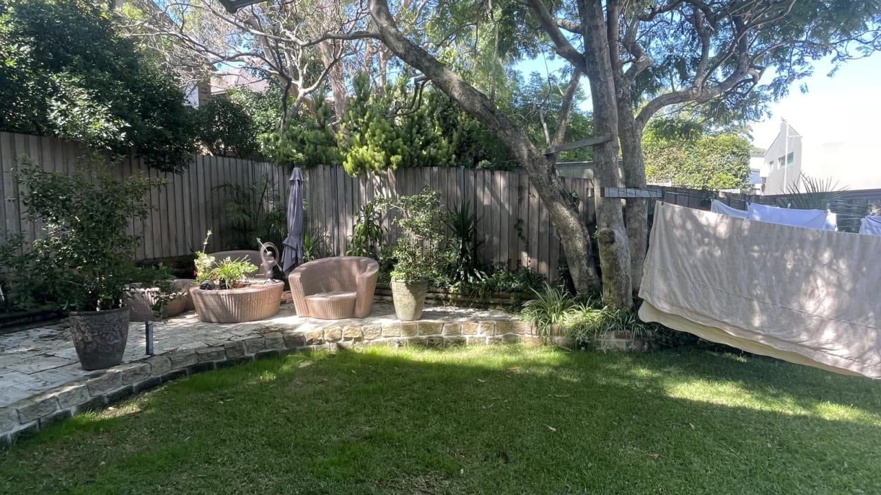 Furnished room in a flatshare