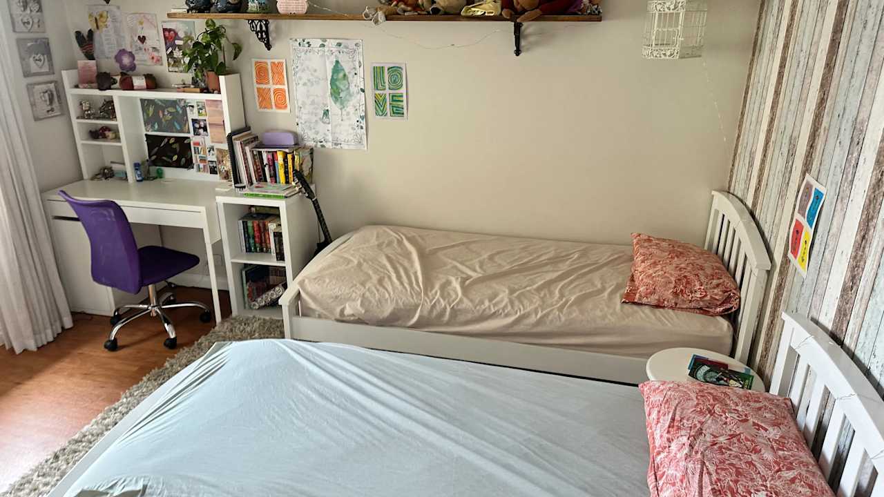 Room in a share house