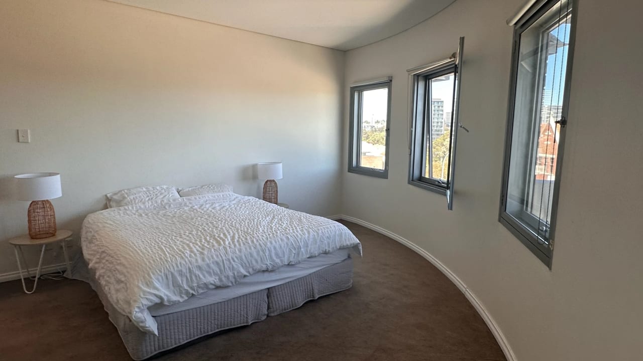 Furnished room in a share house