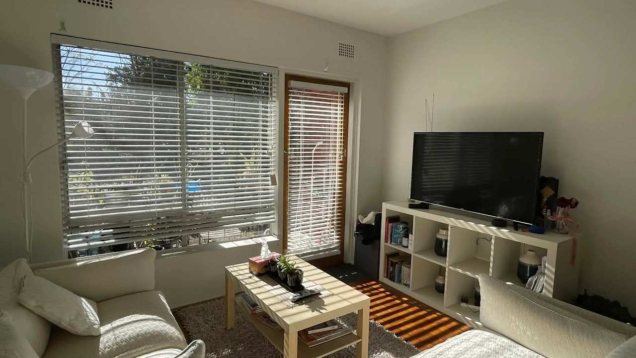 Furnished room in a flatshare