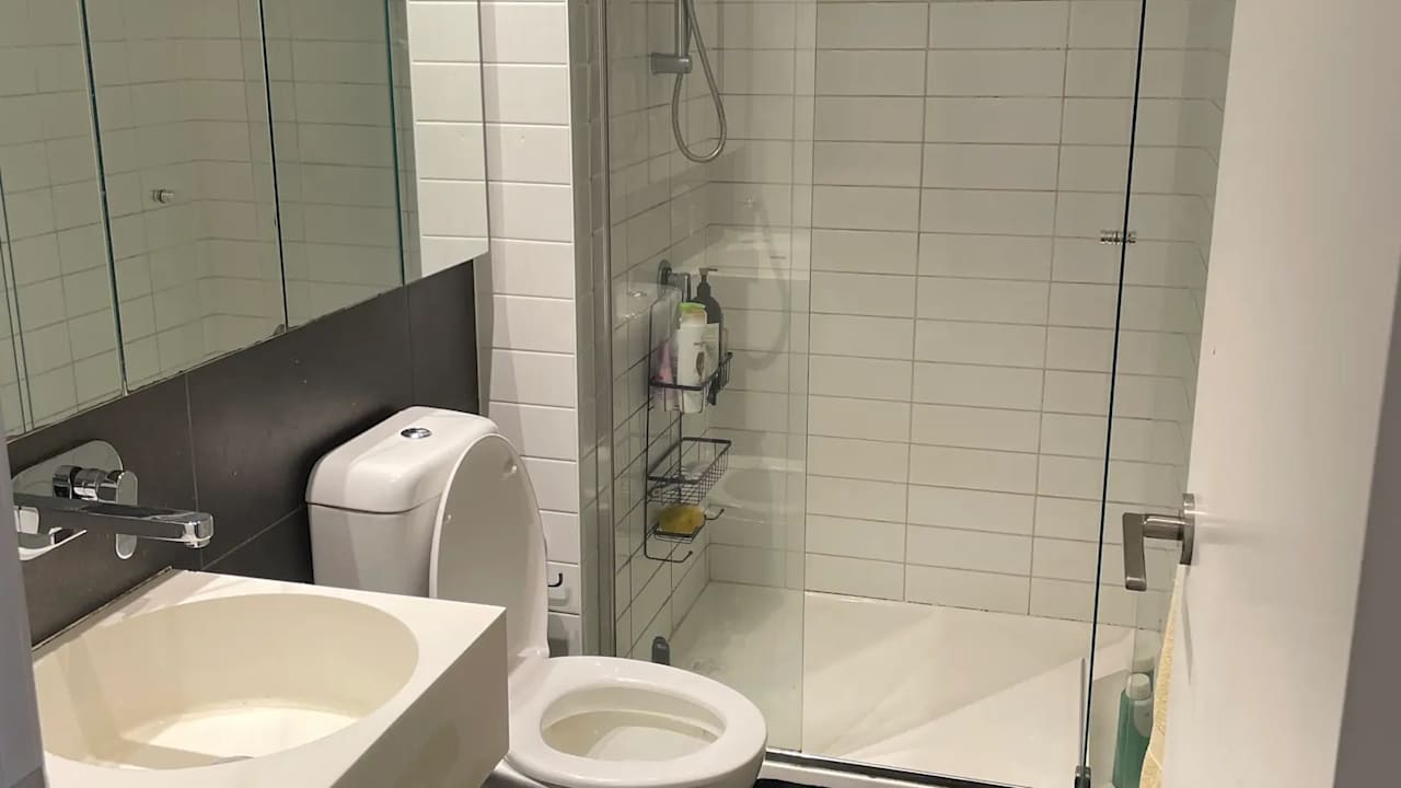 Furnished room in a flatshare