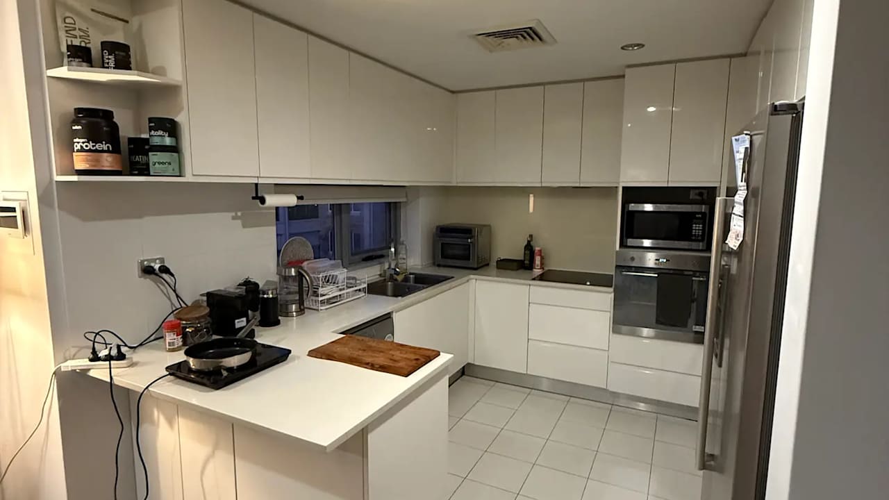 Furnished room in a flatshare