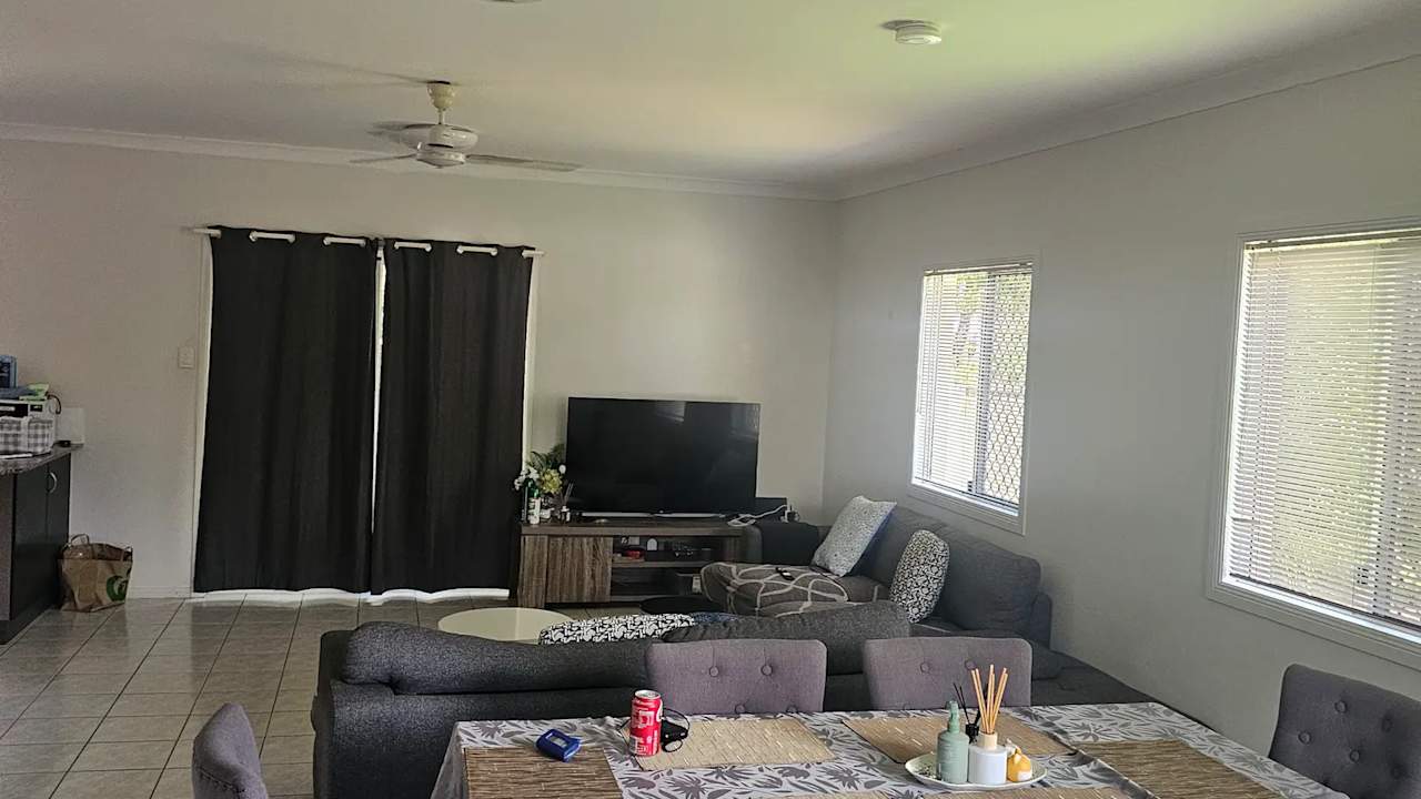 Furnished room in a flatshare