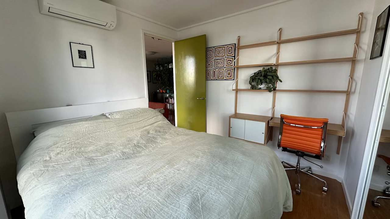 Furnished room in a flatshare