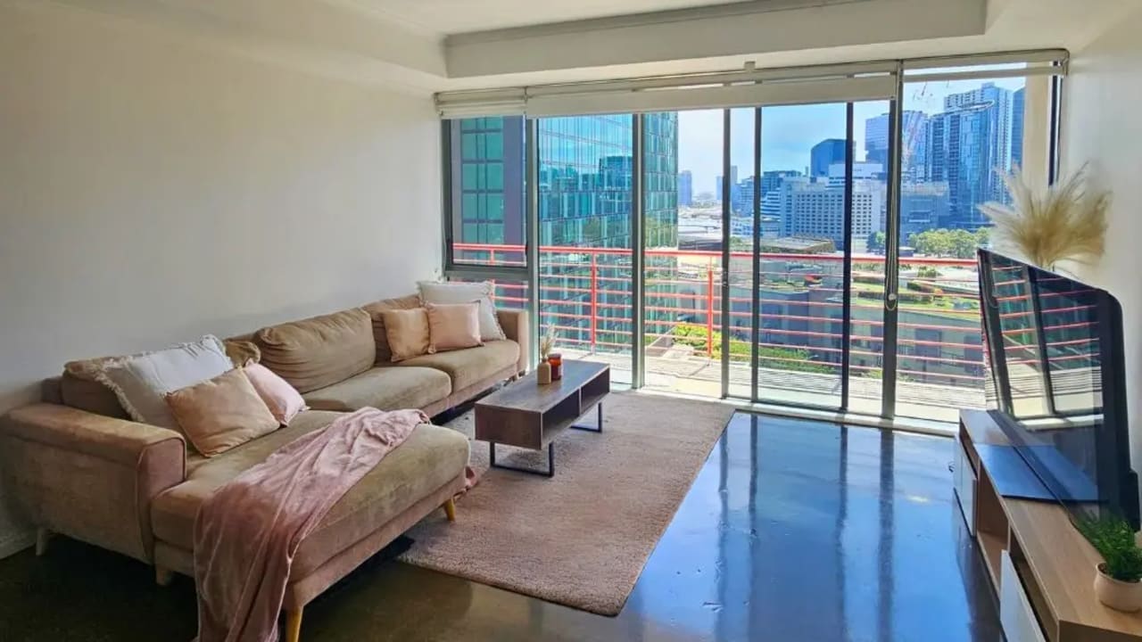 Furnished room in a flatshare