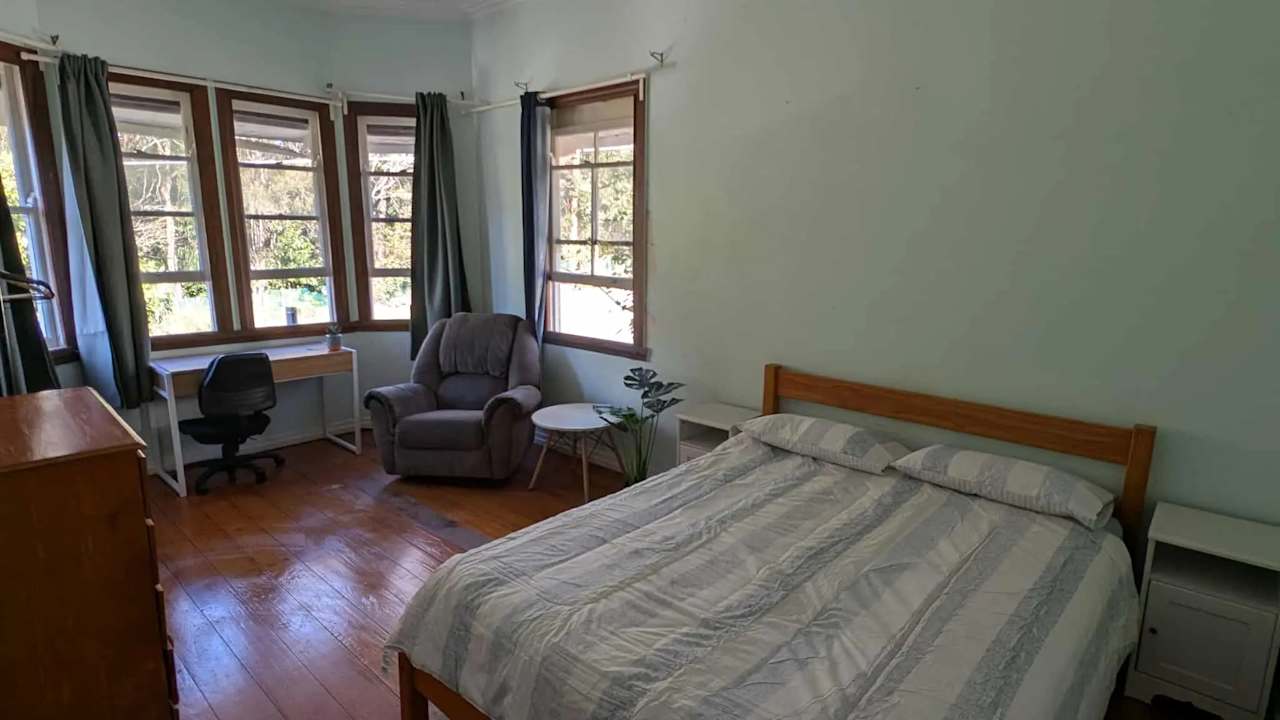 Furnished room in a share house