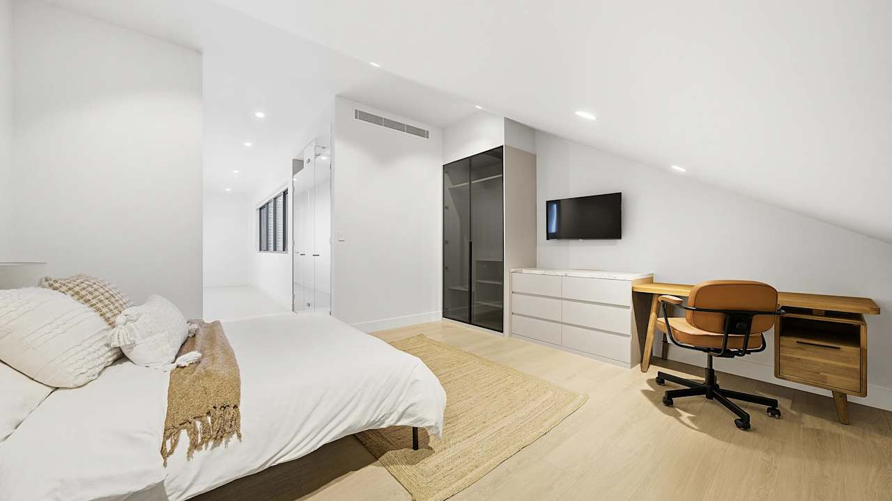 Room with ensuite in a share house