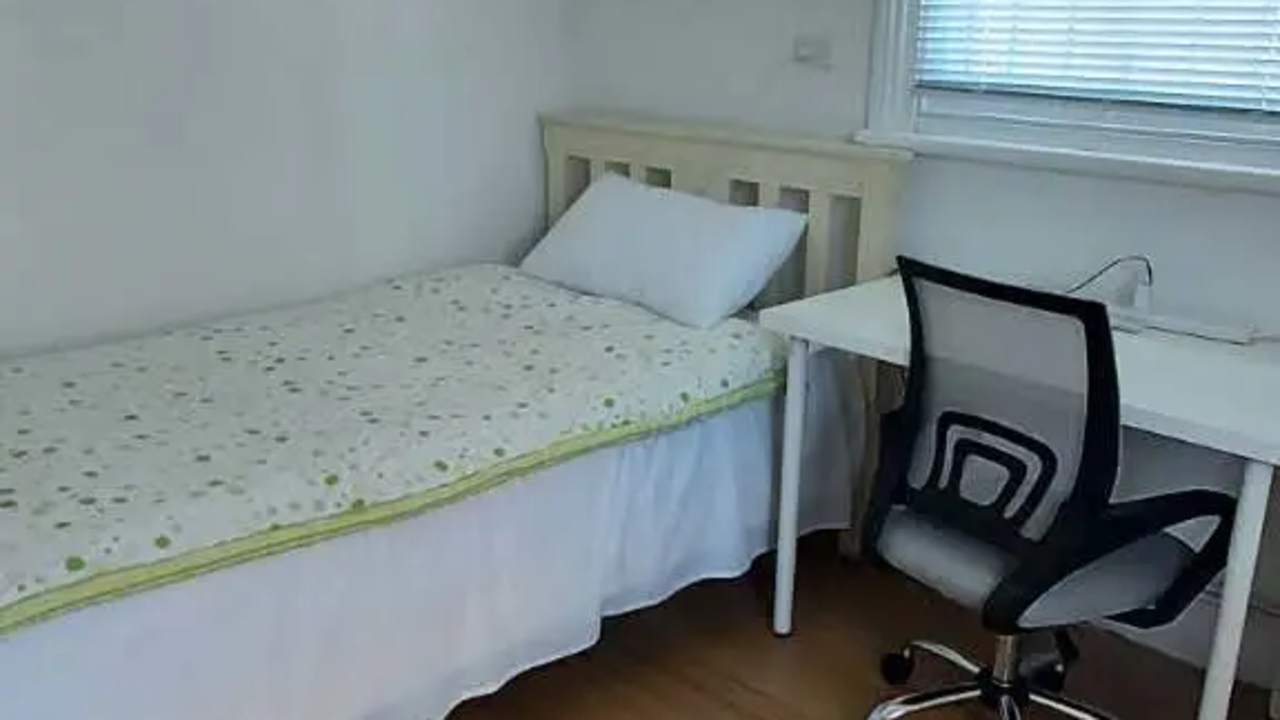 Furnished room studio flat for rent