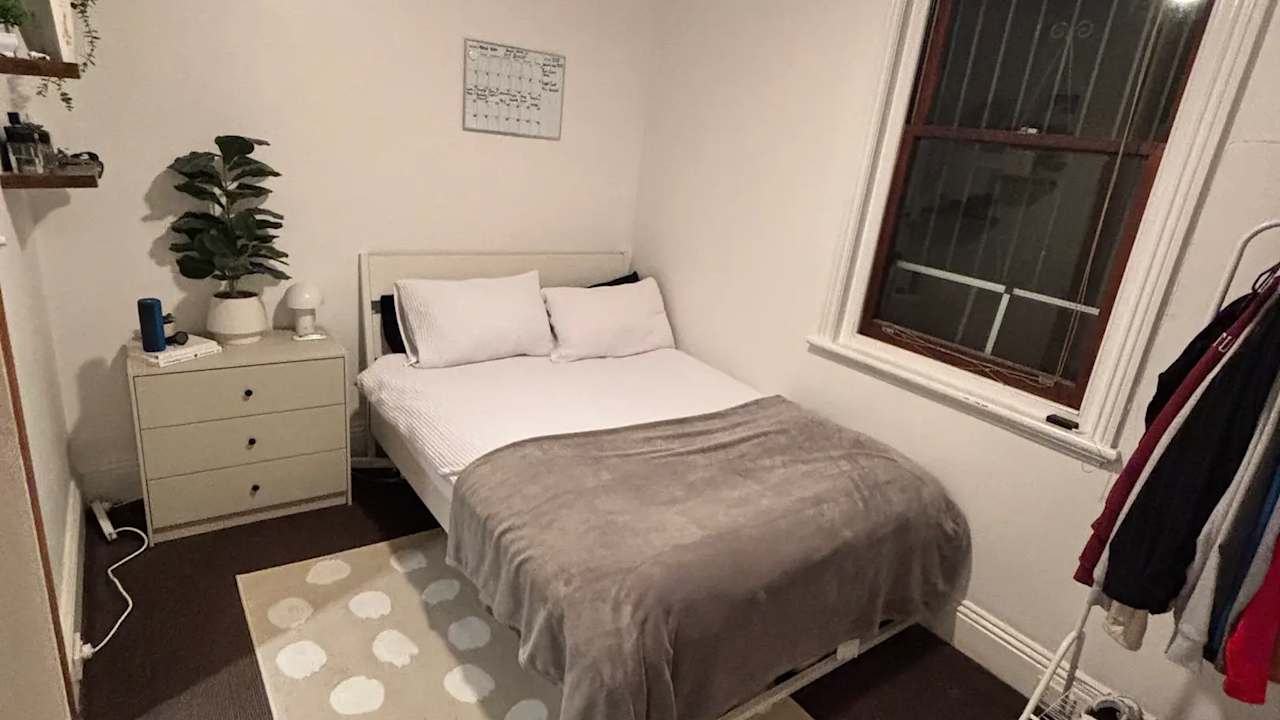 Furnished room in a share house