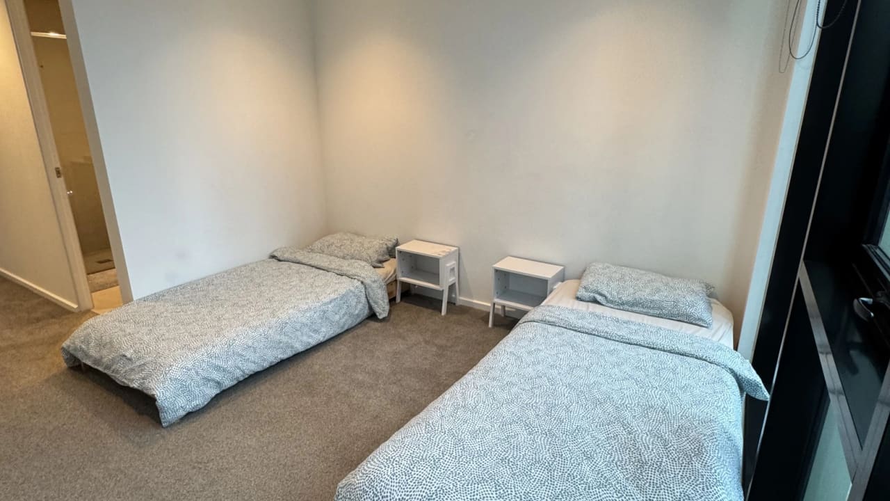 Furnished room with ensuite in a flatshare