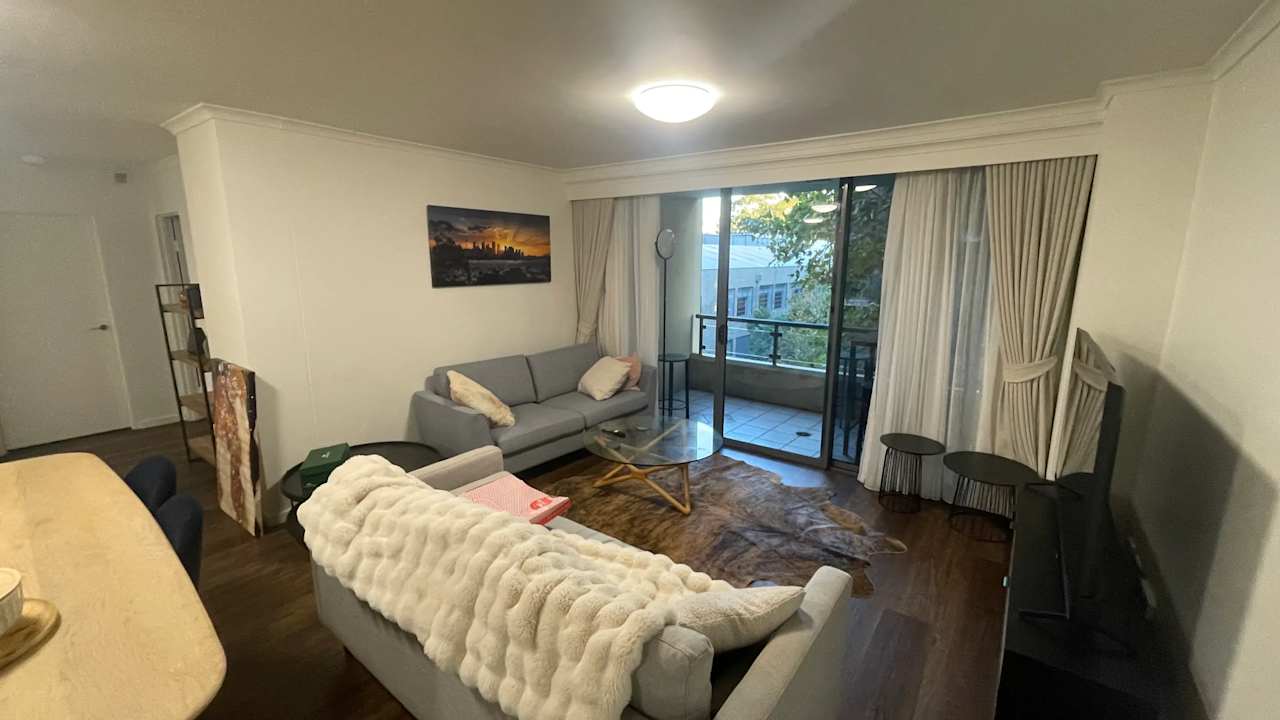 Unfurnished room in a flatshare