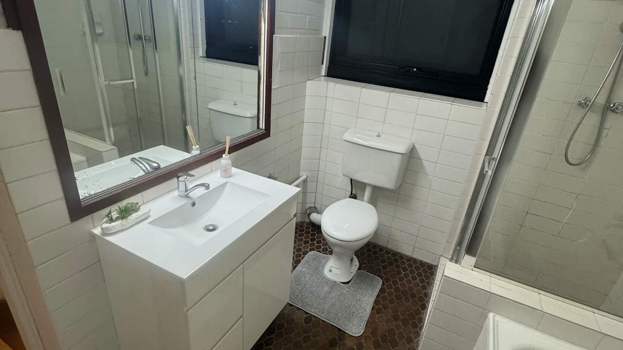 Whole property with 2 rooms for rent