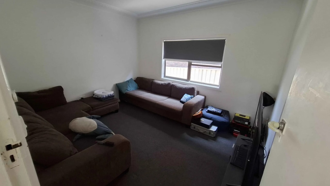 Unfurnished room in a share house