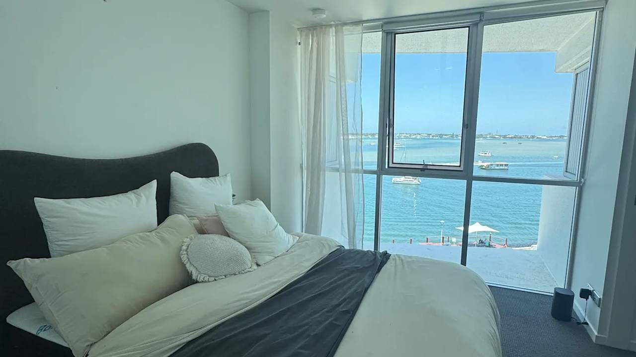 Furnished room with own bathroom