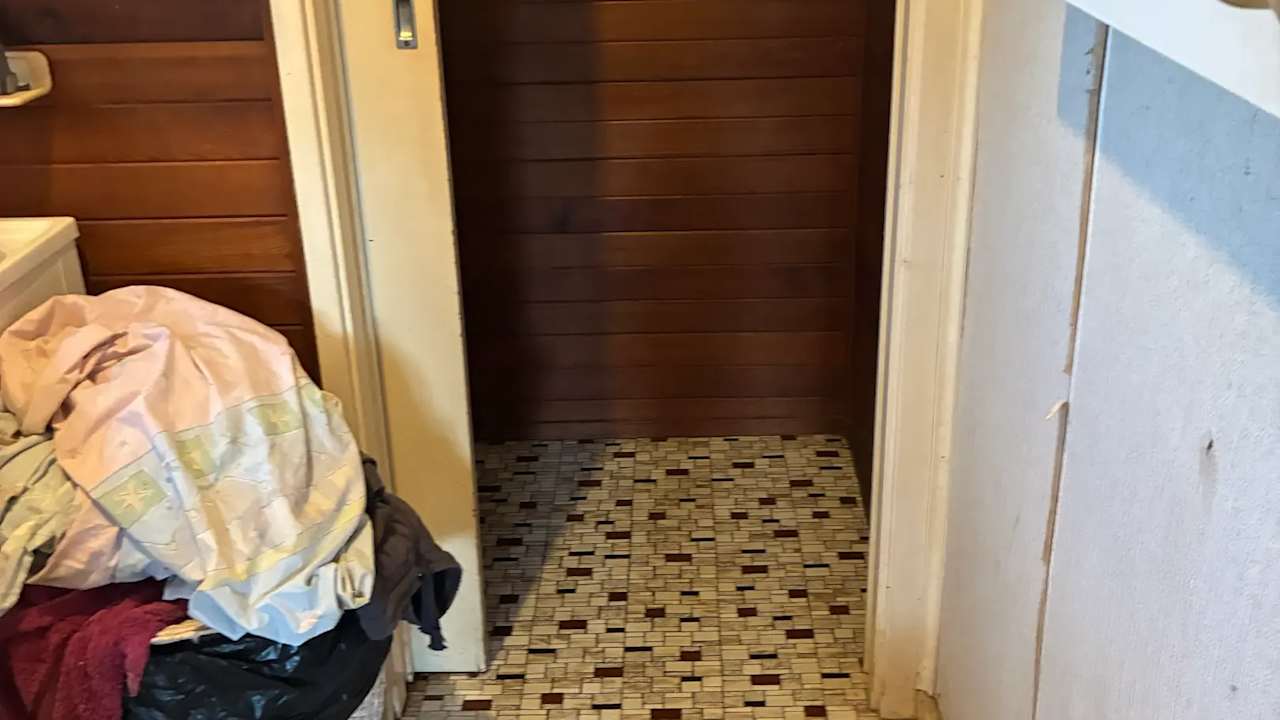 Unfurnished room in a share house