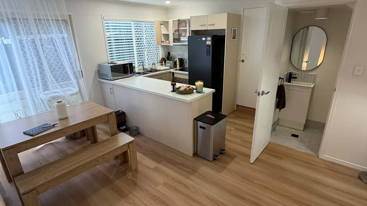 Room in a share house