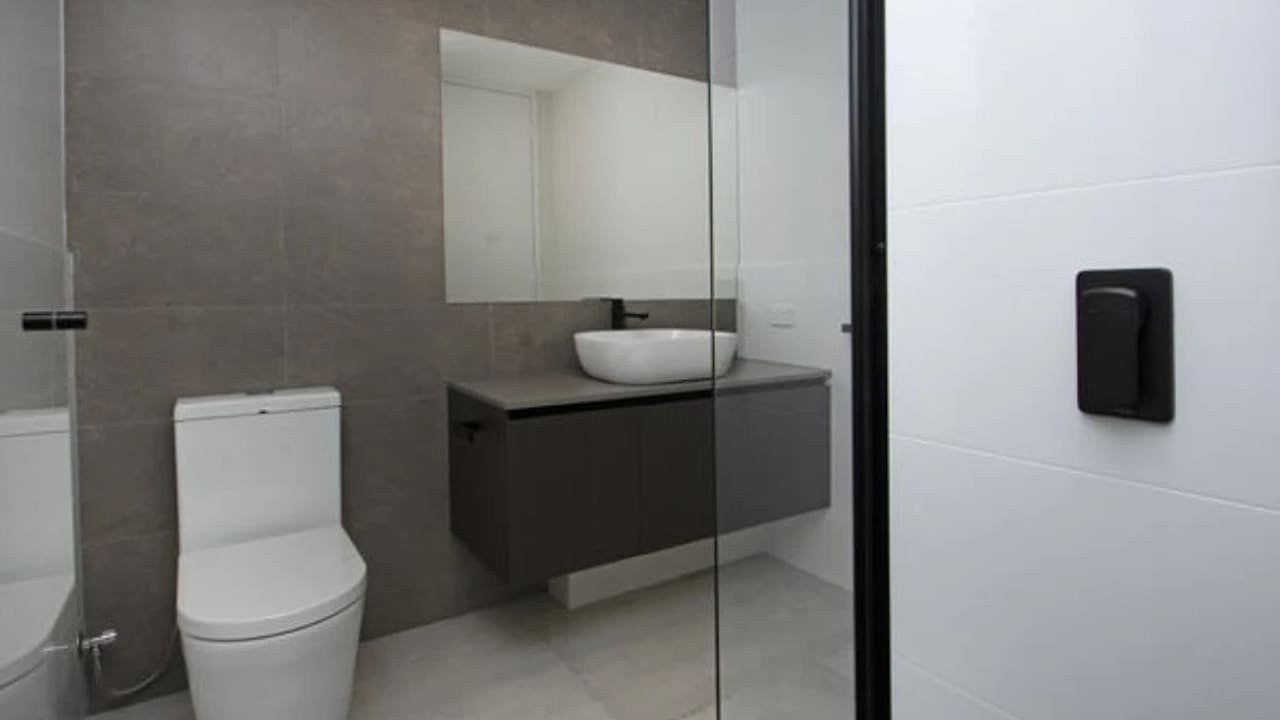 Unfurnished room with own bathroom