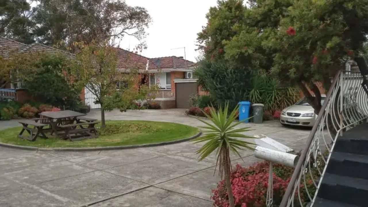 Unfurnished room in a flatshare