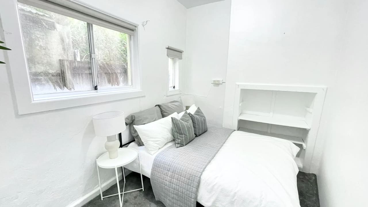 Room in a share house