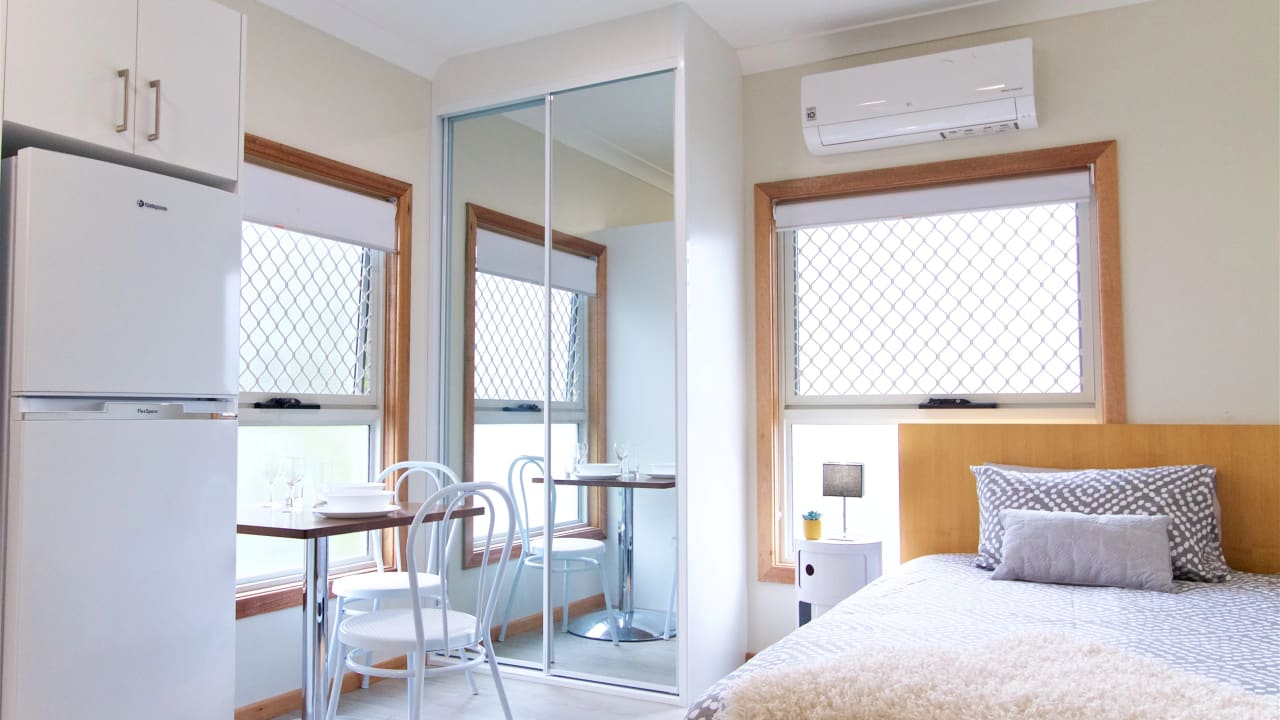 Furnished room studio flat for rent