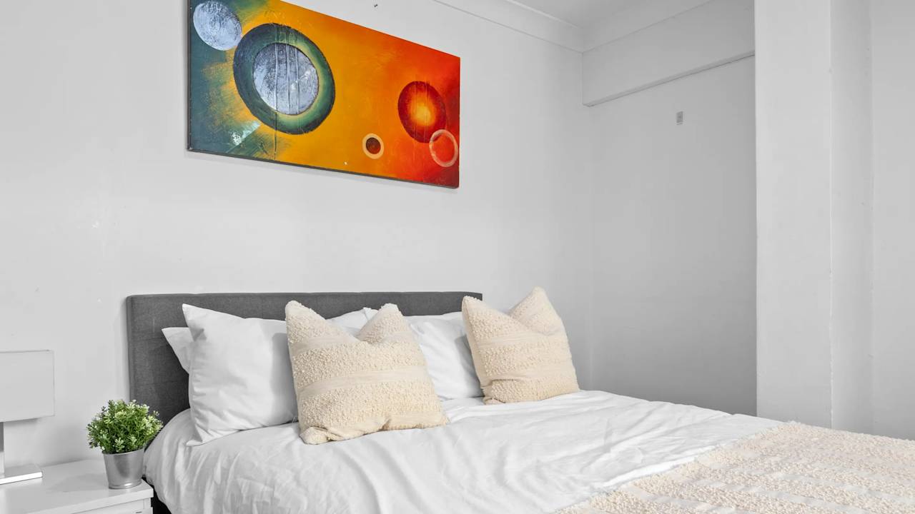 Furnished room in a share house