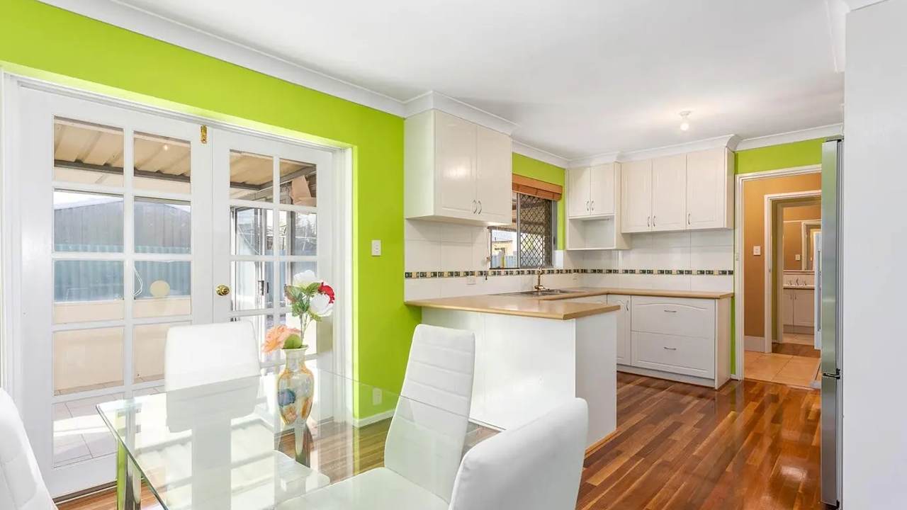 Whole property with 3 rooms for rent