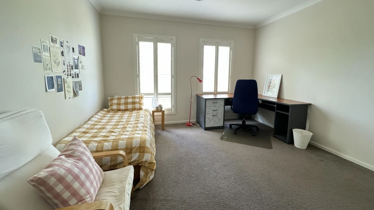 Furnished room in a share house