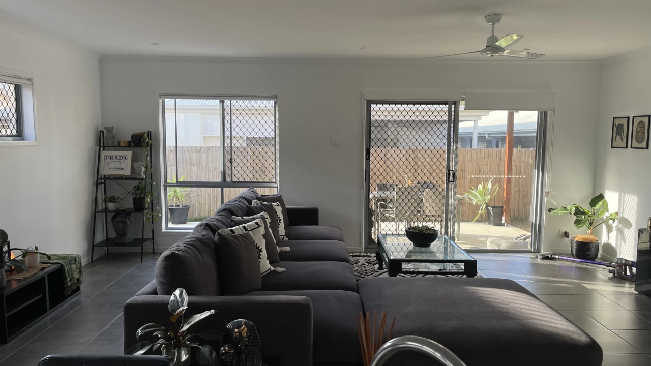 Room in a share house