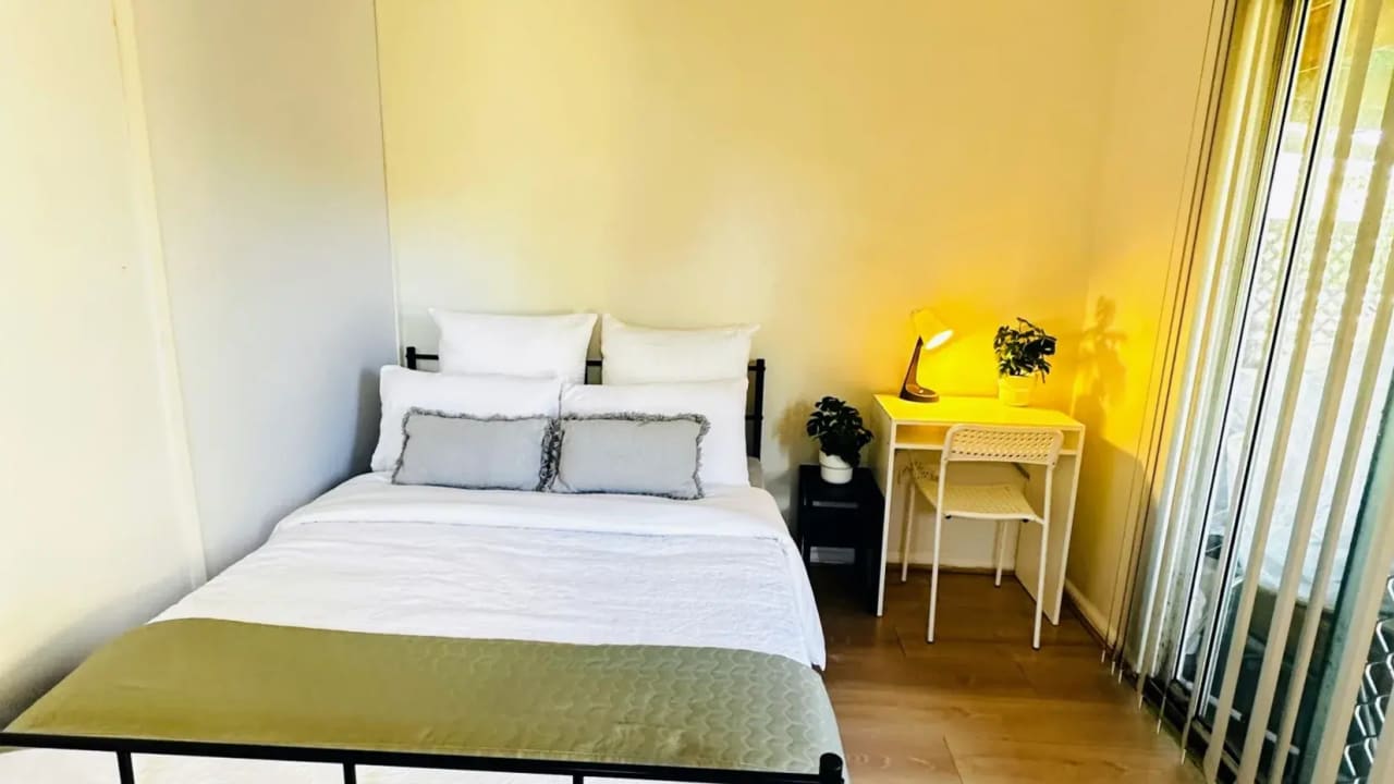 Furnished room in a share house