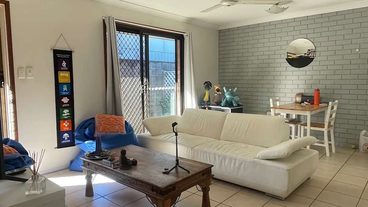 Furnished room in a flatshare