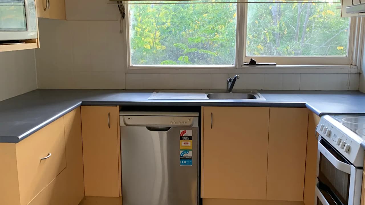 Furnished room in a share house