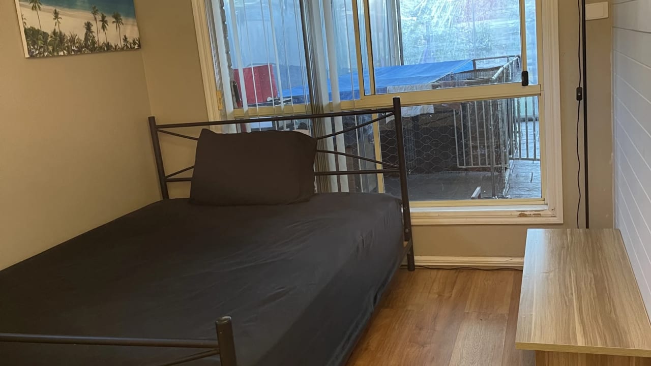 Room in a share house