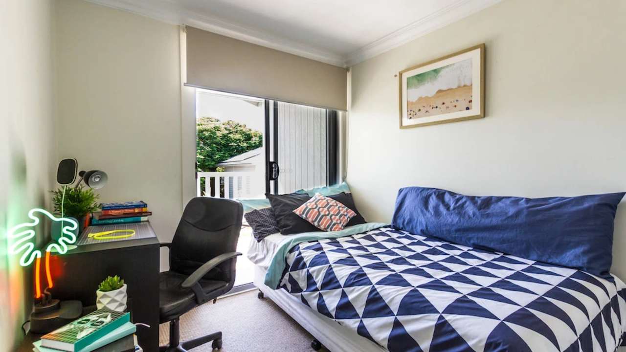 Furnished room in a share house