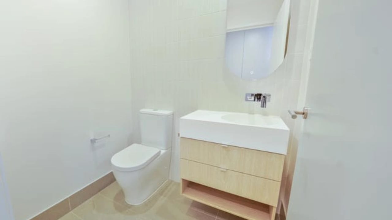 Unfurnished room in a flatshare