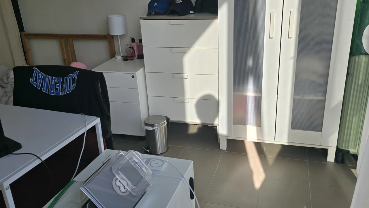 Furnished room in a flatshare