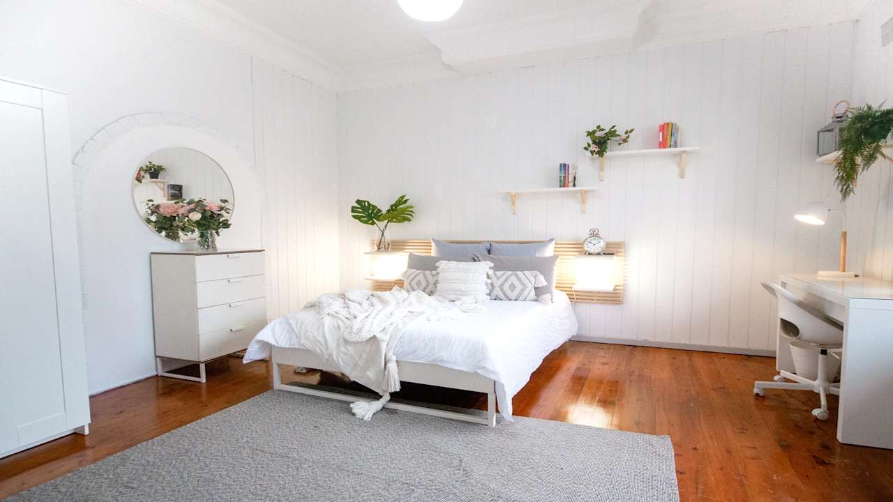 Furnished room in a share house