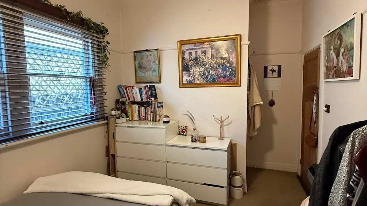 Room in a share house
