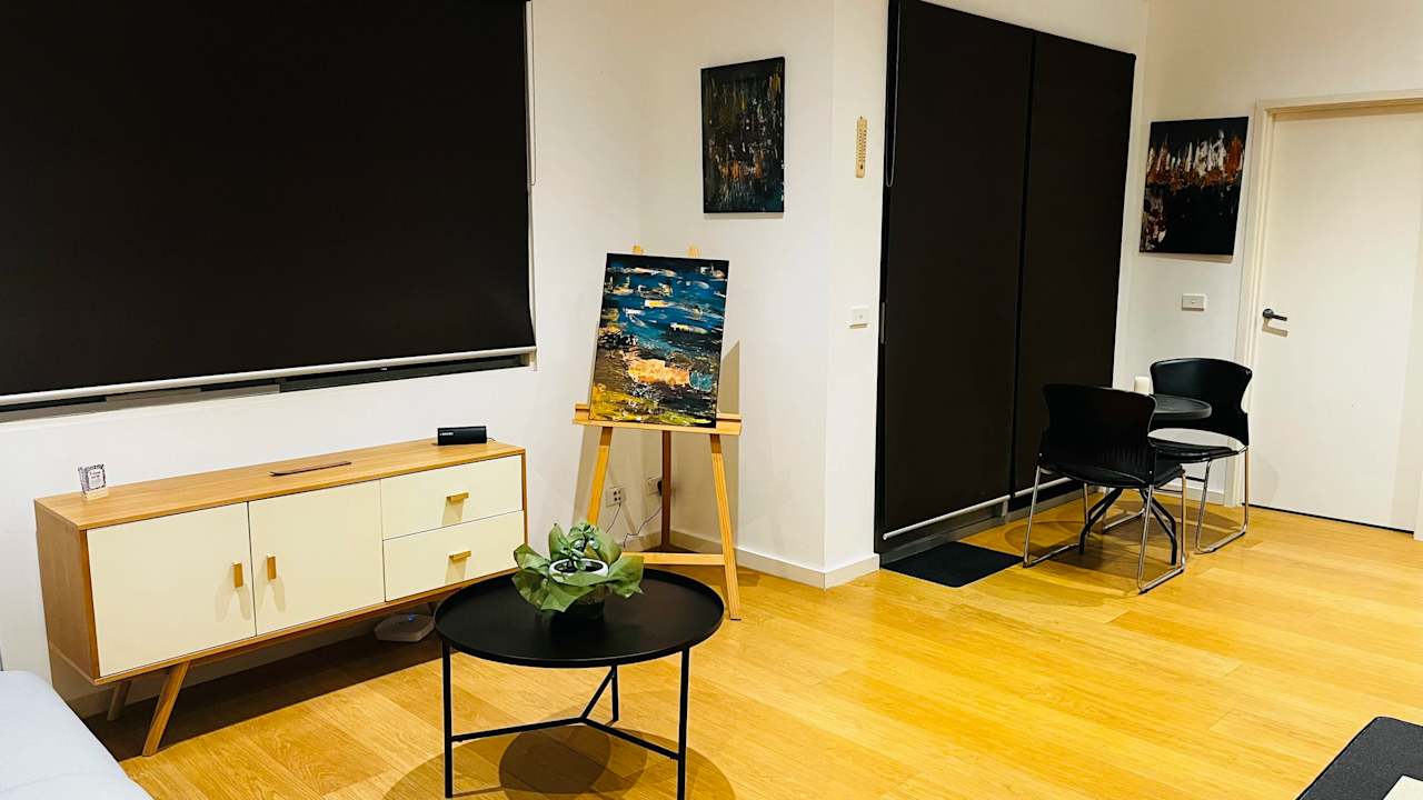 Furnished room in a flatshare