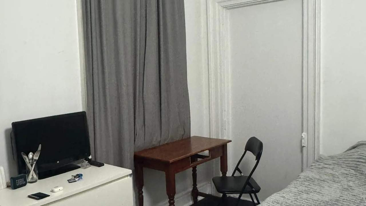 Furnished room studio flat for rent