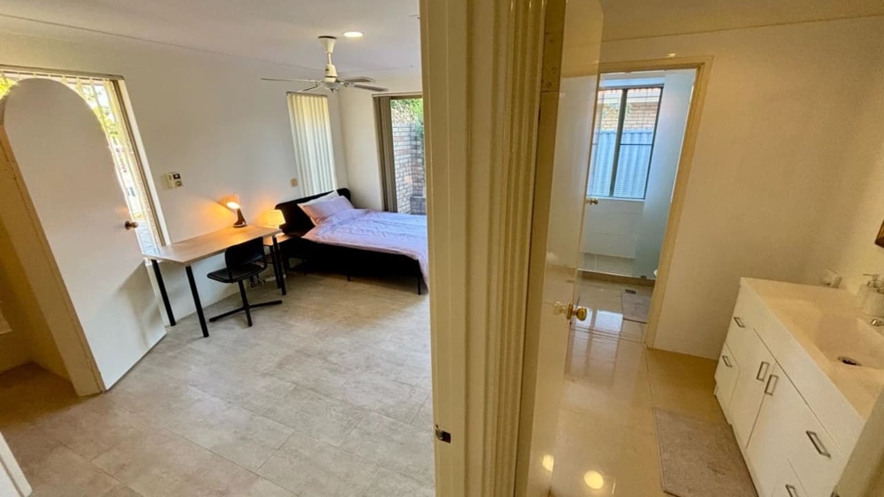 Room with ensuite in a share house