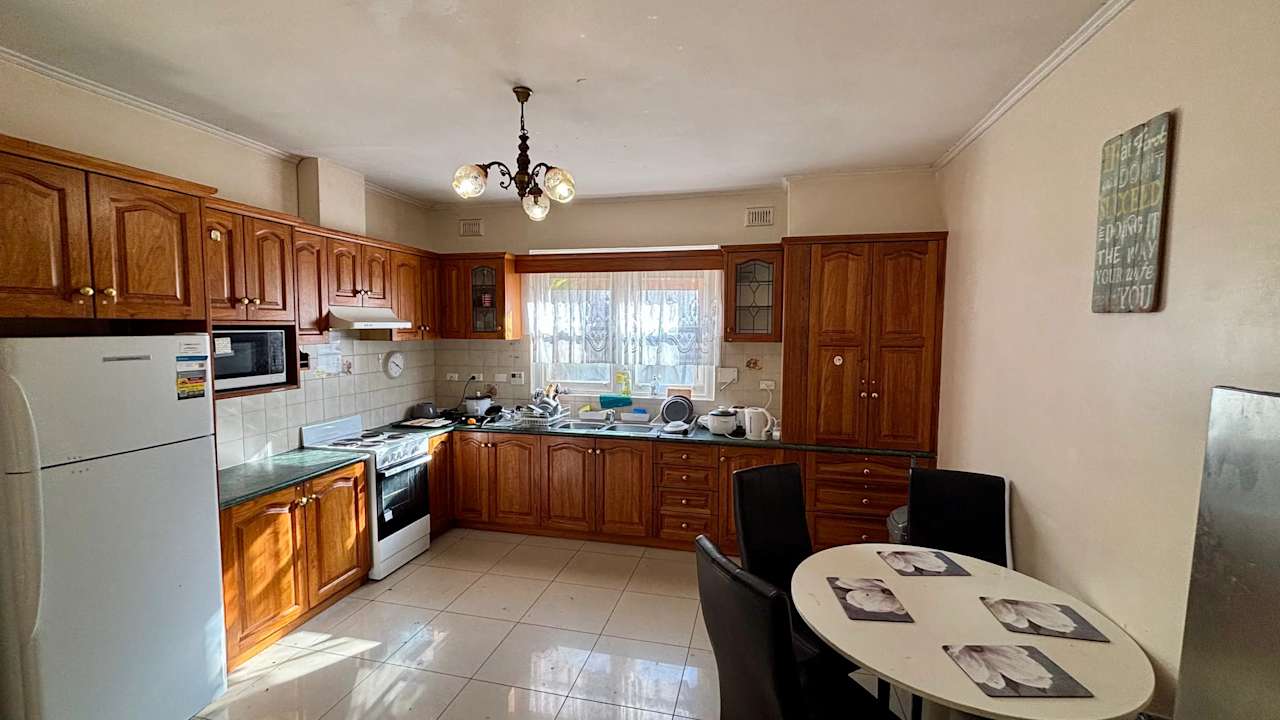 Room in a share house