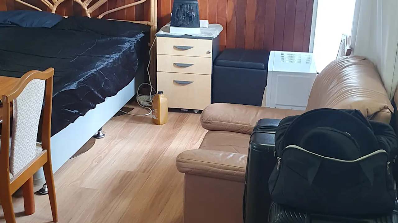 Furnished room in a share house