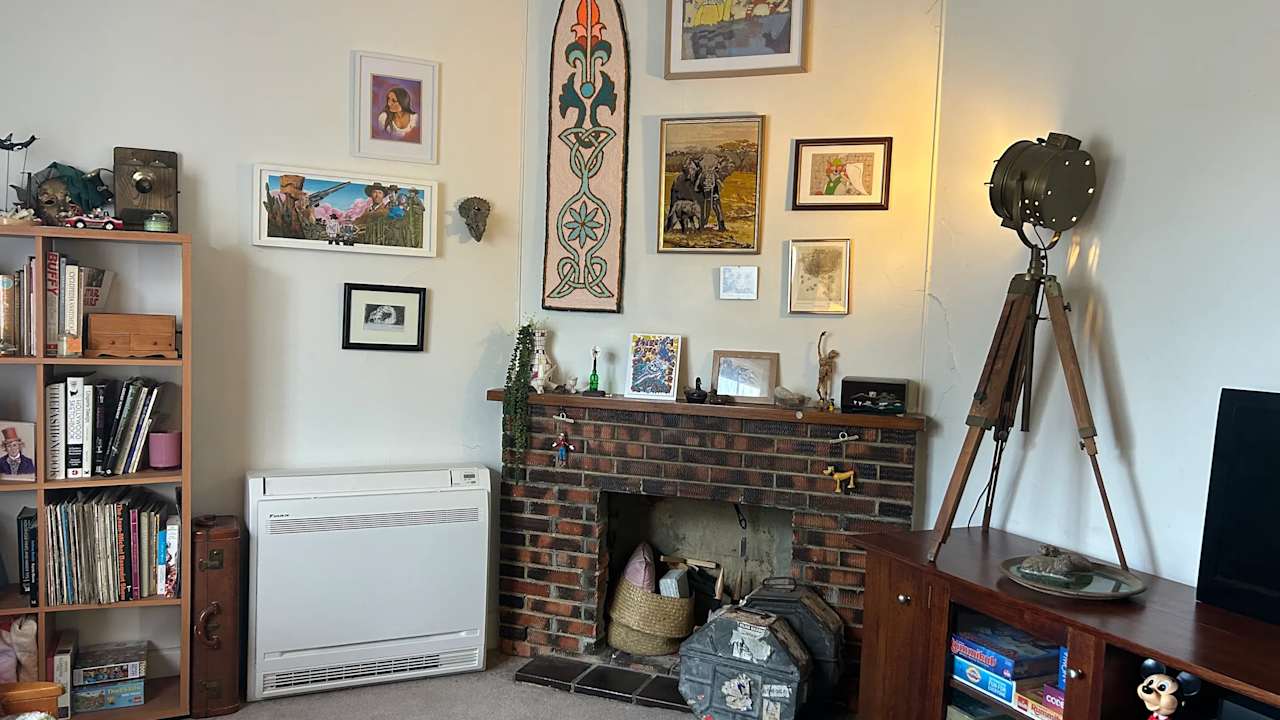 Furnished room in a share house