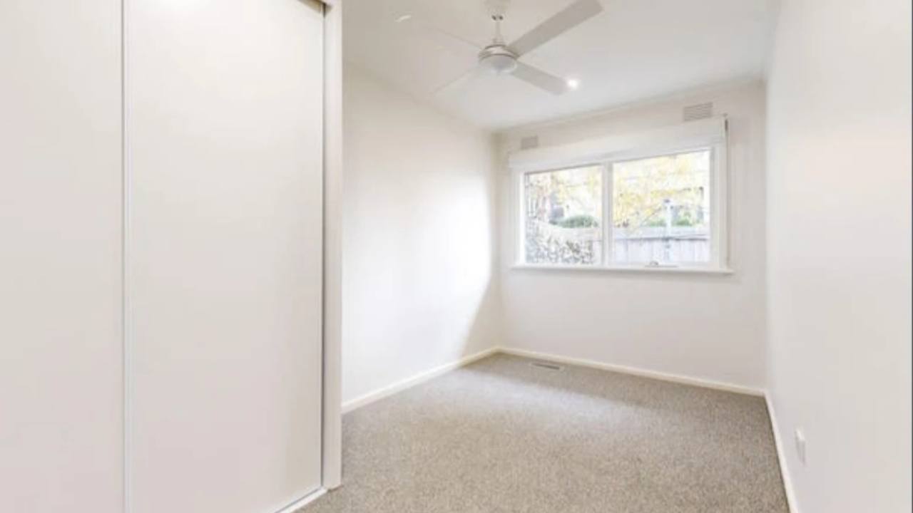 Unfurnished room in a flatshare